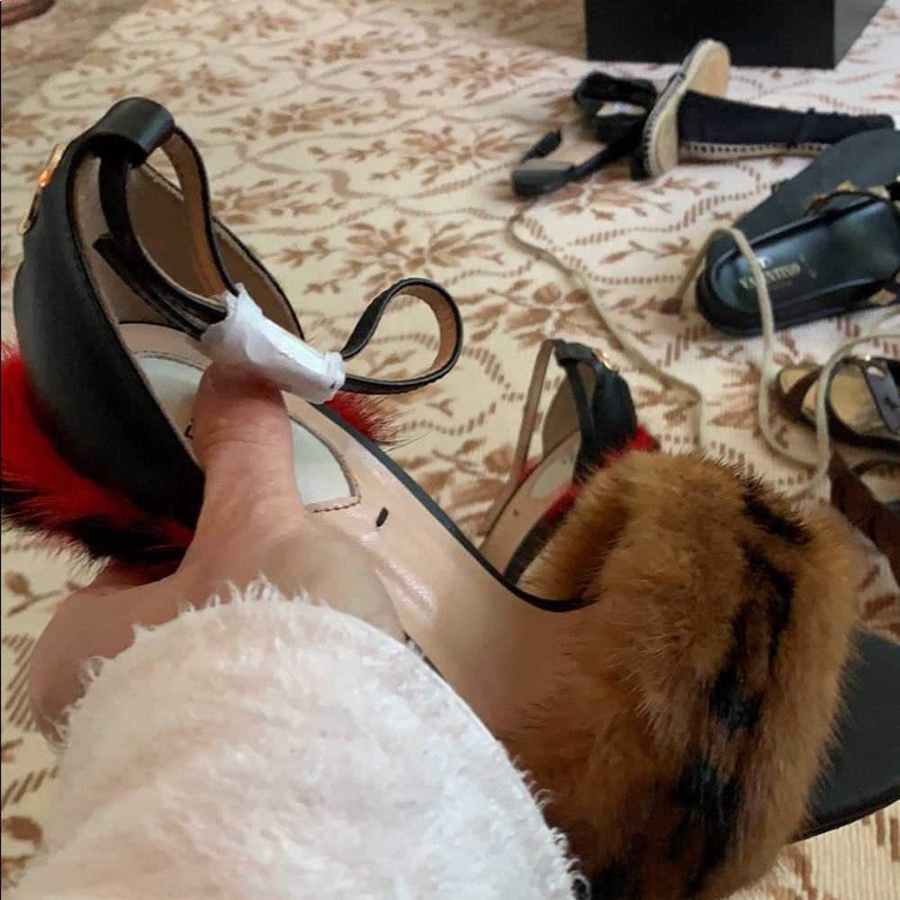 Fun fur pump